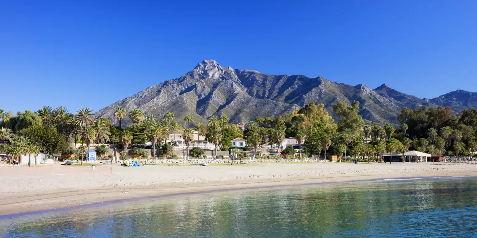 Los Monteros
